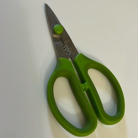 Herb Cutter - Picture 1 of 3